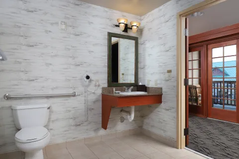 Barrier Free Suite with Balcony (Non Smoking) Bathroom